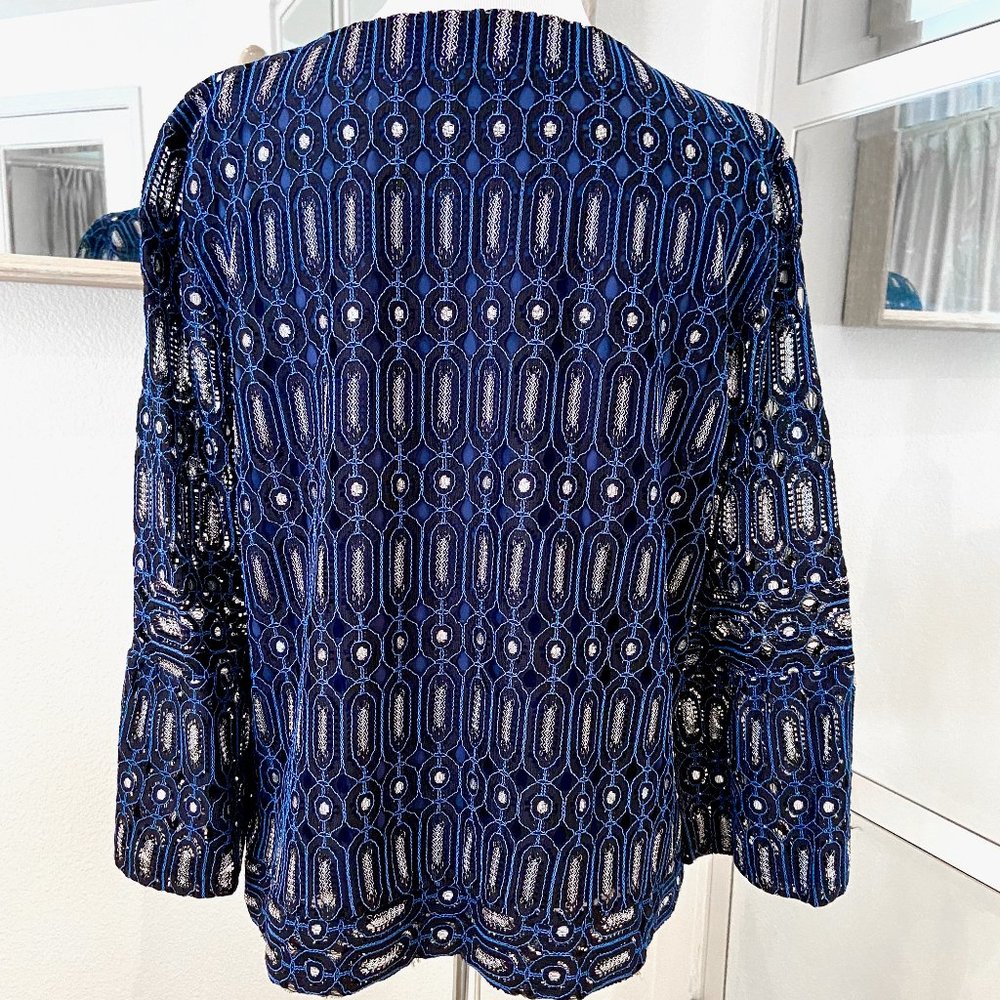 LOFT Embroidered Eyelet Bell Sleeve Blouse M - Picture 4 of 7